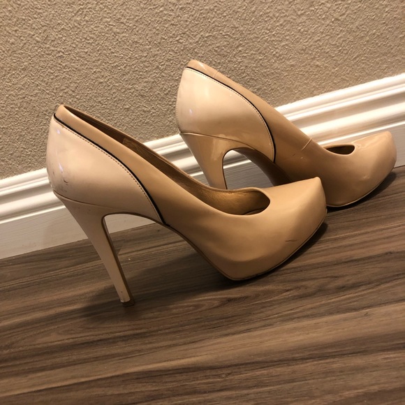 Heels - Picture 4 of 6